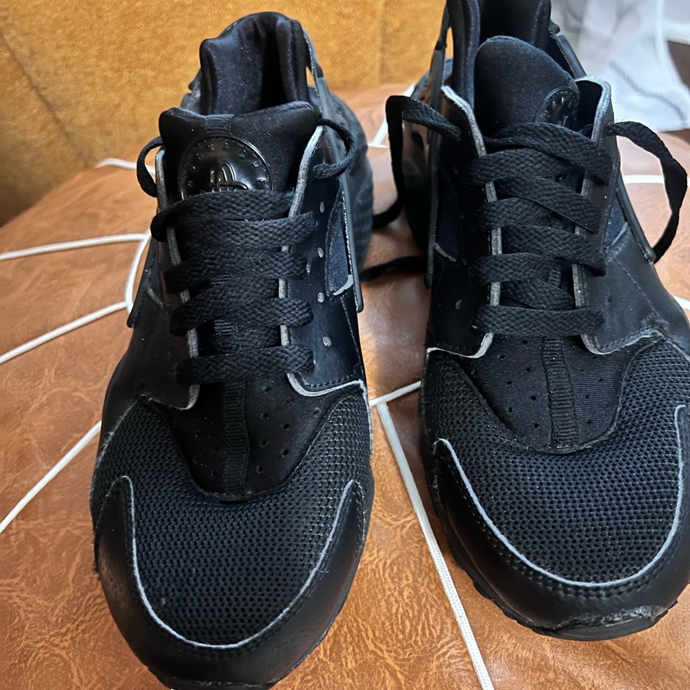 Nike Huarache Black Athletic Shoes with Mesh Upper